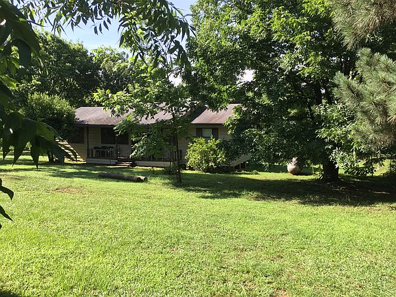 Big yard for kids or pets!