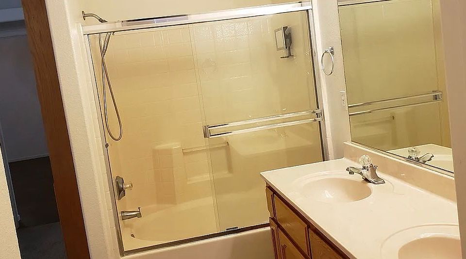 1st image of 1216 Cinnamon Dr #1