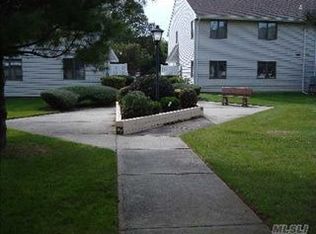 20 Laurel Ave APT 77, East Islip, NY 11730