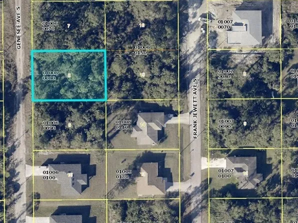 525 Genesee Ave S, Lehigh Acres, FL 33974