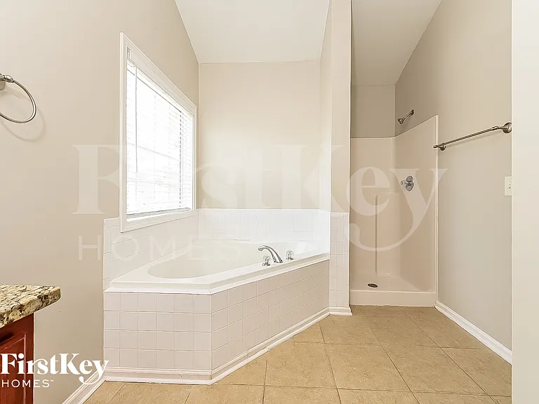 821 Harrison Dr — Photo 9