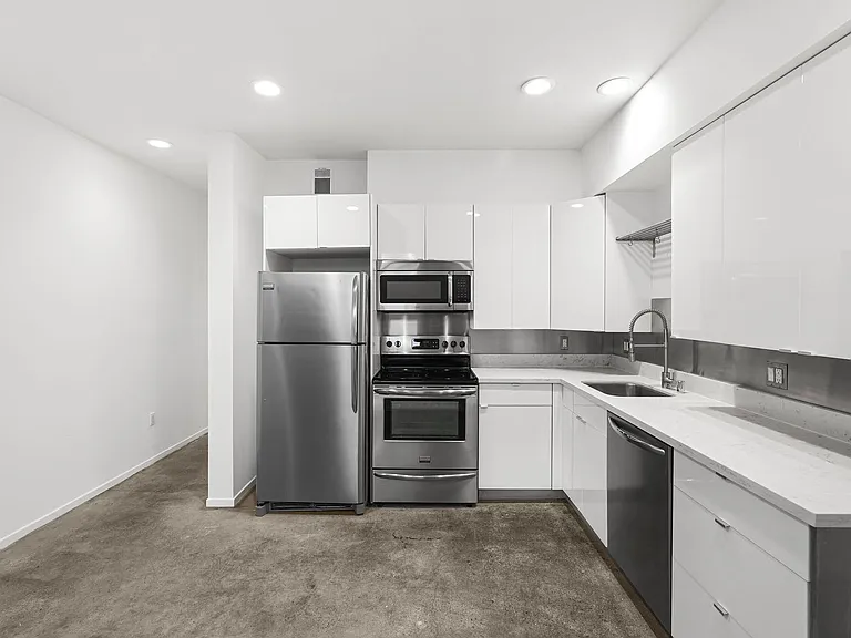 Echo Designer Loft Apartments — Photo 15