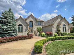 52214 Highbury Ct, Shelby Township, MI 48315