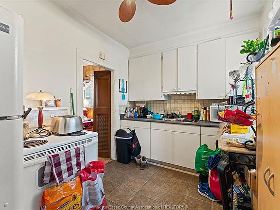5th image of 410 Caroline St