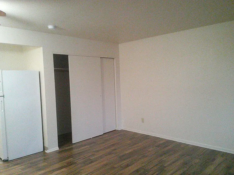 072-7th Street — Photo 13