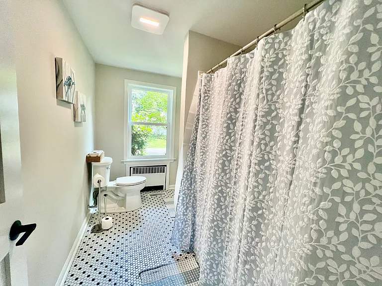 3 Bayview Ave — Photo 15
