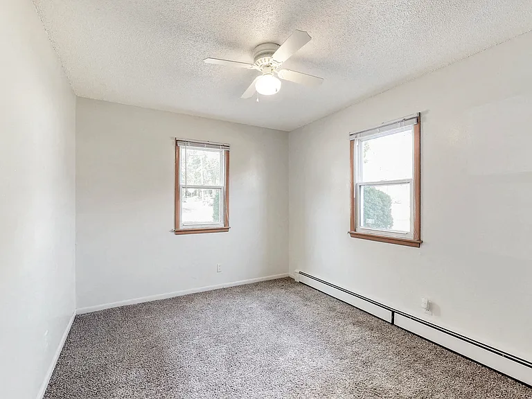 Plaza Manor — Photo 41