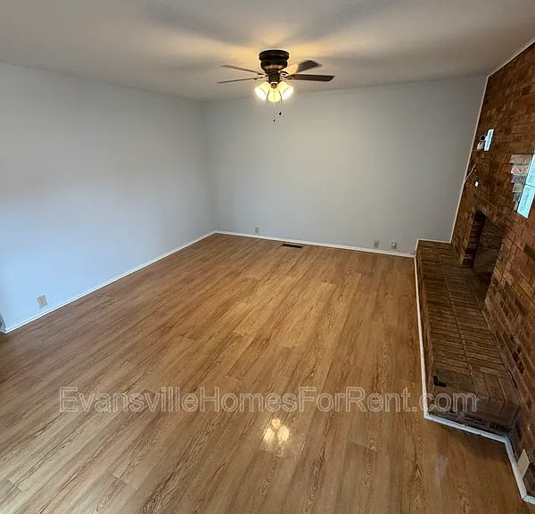 719 Lexington Rd — Photo 5