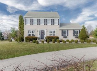 307 Meadow Run, Stewartsville, NJ 08886