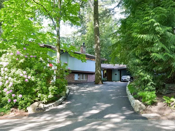 4500 Edgewood Pl, Saanich, BC V8X 2N7