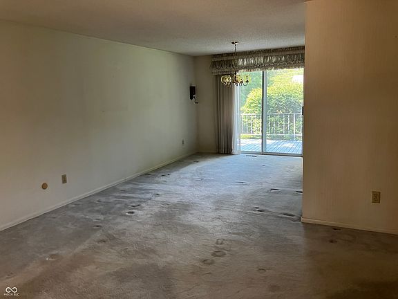 5th image of 8451 Royal Meadow Dr