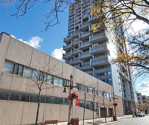 4th image of 380 Pelissier St #904