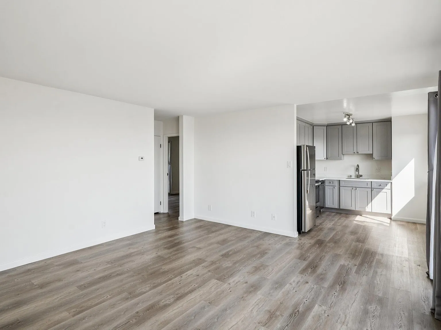 2 bed, $5,395 — Photo 4
