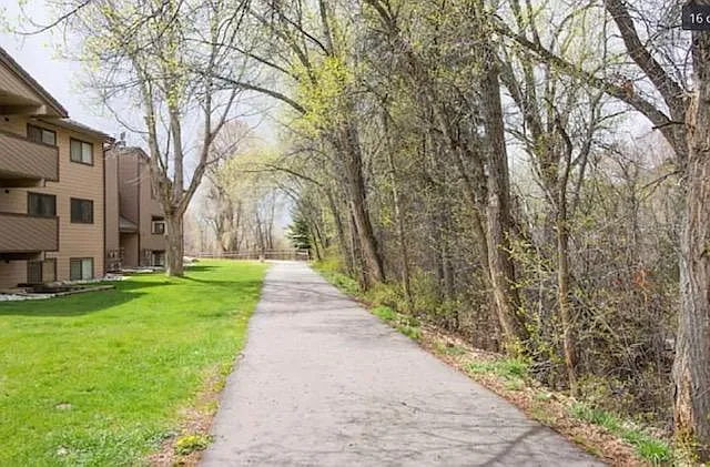 1061 W Beaver Creek Blvd — Photo 15