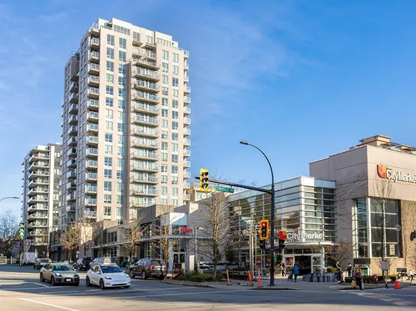 135 E 17th St #413, North Vancouver, BC V7M 1V5