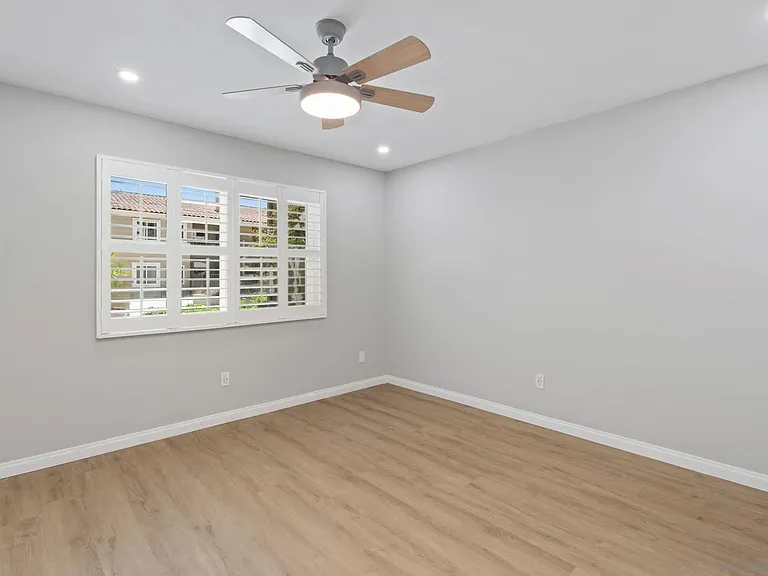7405 Charmant Dr #2423 — Photo 24