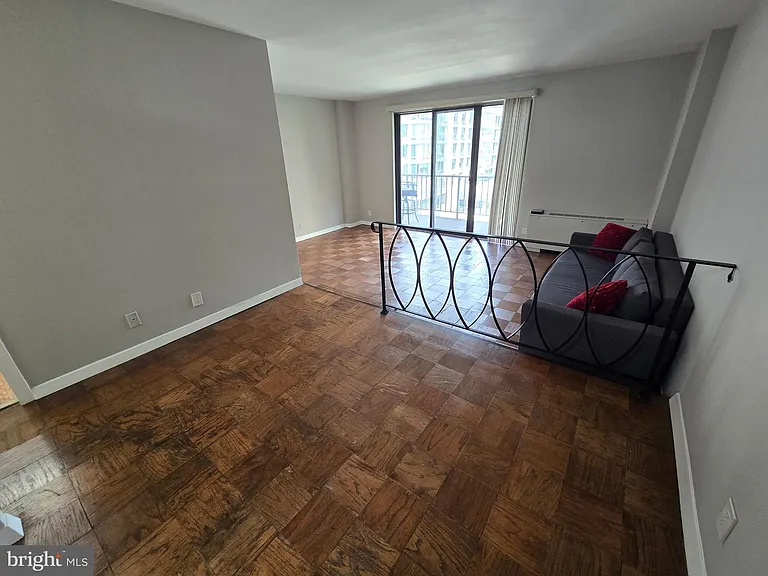 2201 L St NW #817 — Photo 3