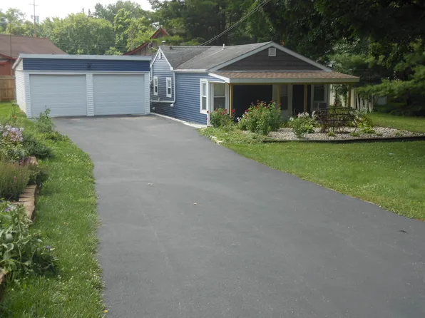 3808 Washington St, Bridgeport, MI 48722