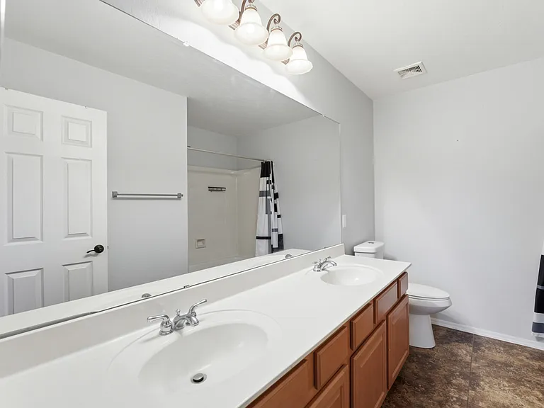 3446 E Fairview St — Photo 38