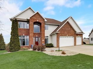 1000 Pebblebrook Courtyard, Waunakee, WI 53597