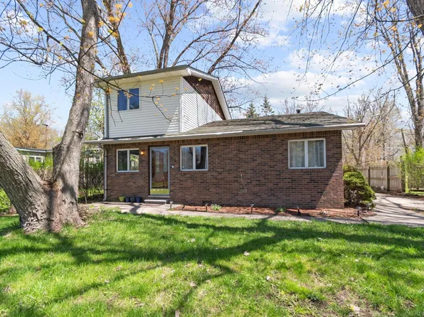 258 Monroe Blvd, Harsens Island, MI 48028