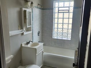 843 N 24th St #302, Milwaukee, WI 53233