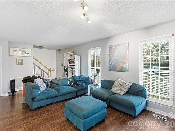 2nd image of 15927 Lawyers Rd