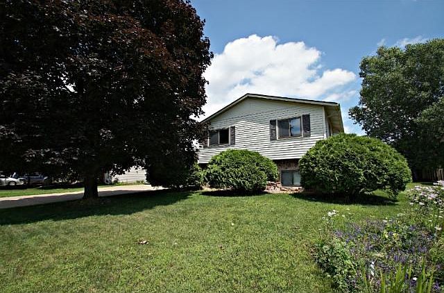 Welcome Home! 8000 Fairfield Rd N