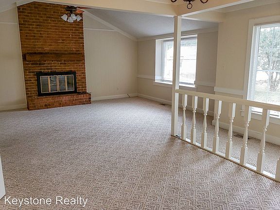 4th image of 1409 Treetop Ln