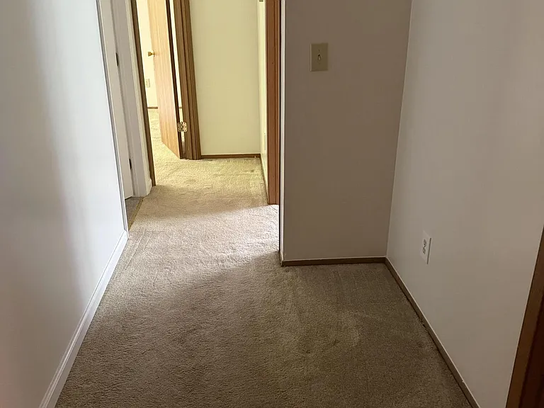 110 Wheatfield Dr — Photo 10