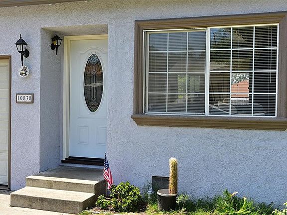 3rd image of 10838 Floral Dr