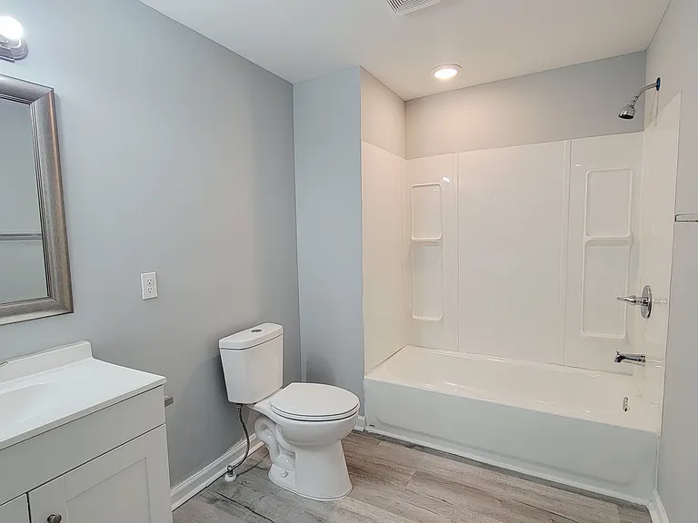 215 Foy Ave — Photo 16