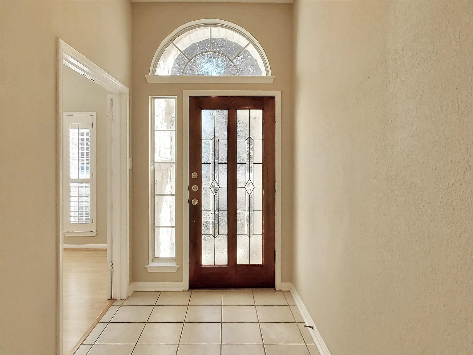 4 bed, 2.0 bath, 2121 sqft, $2,195 — Photo 4