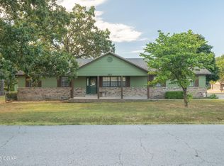 1401 Ridgewood Rd, Neosho, MO 64850