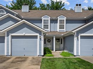 5613 NW Plantation Dr, Lees Summit, MO 64064