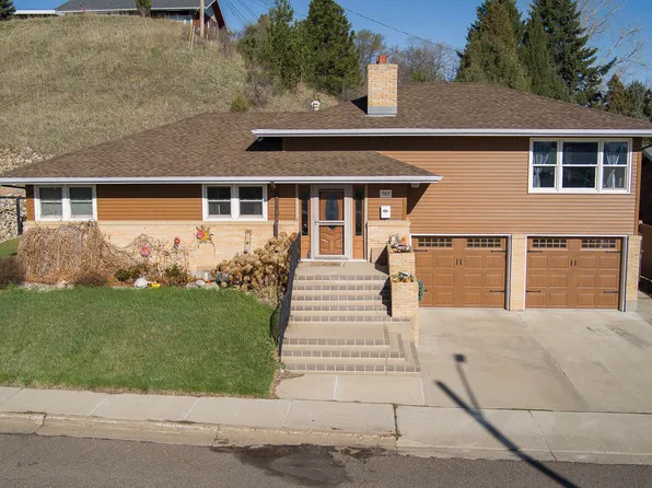 707 9th Ave NW, Mandan, ND 58554