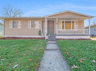 983 Parallel St, Fenton, MI 48430