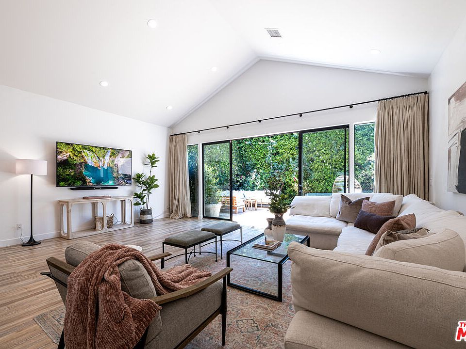 1st image of 5919 Encino Ave