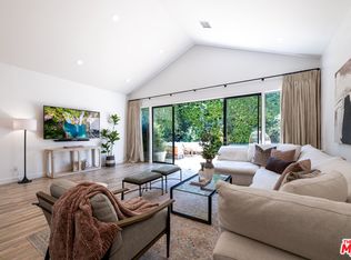 5919 Encino Ave, Encino, CA 91316
