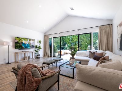 5919 Encino Ave, Encino, CA, 91316