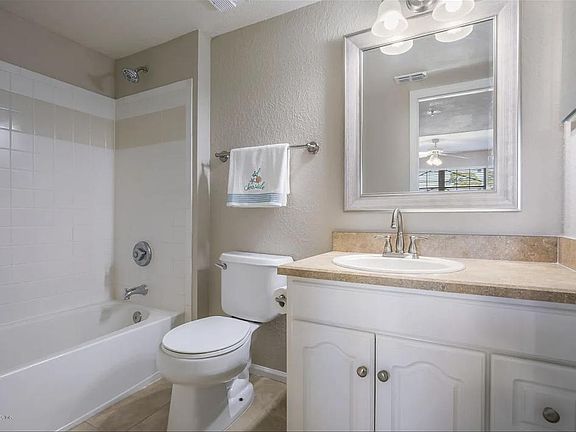 4th image of 400 Timberwalk Ct