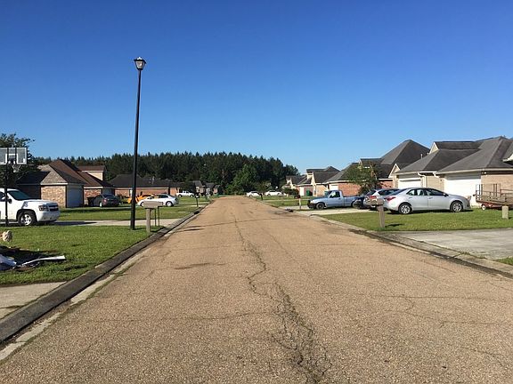 5th image of 26517 Parkwood Dr