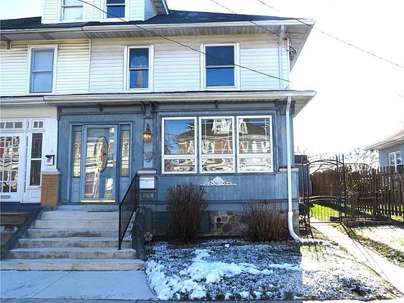 2nd image of 2028 Ealer Ave