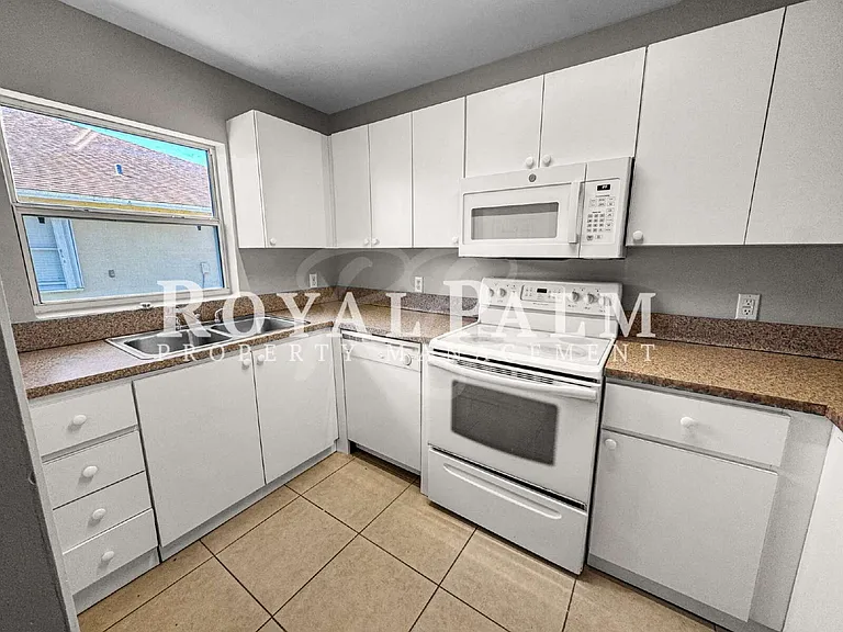 1321 SE 8th Ave #5 — Photo 8