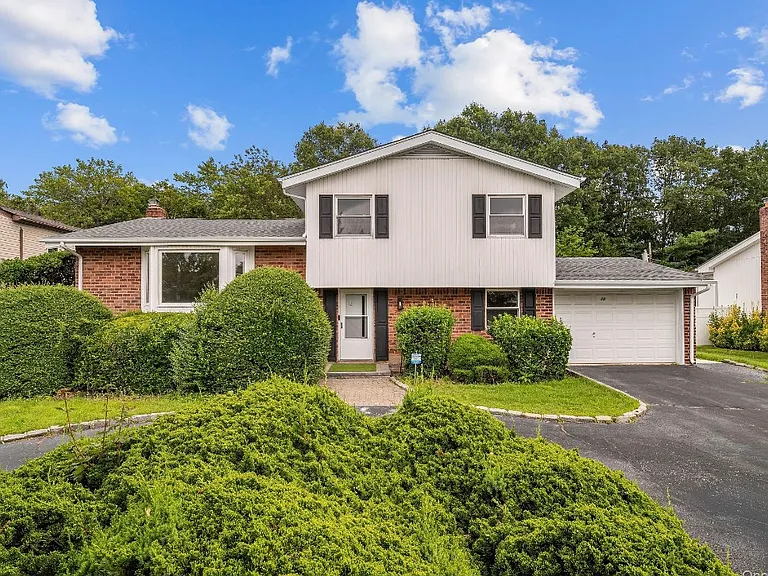 12 Warren Ln — Photo 1