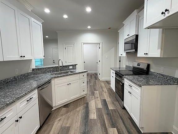 5th image of 70293 5th St