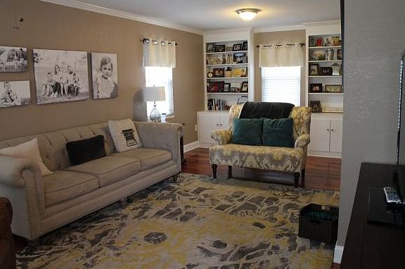 5th image of 105 Oak Forest Dr