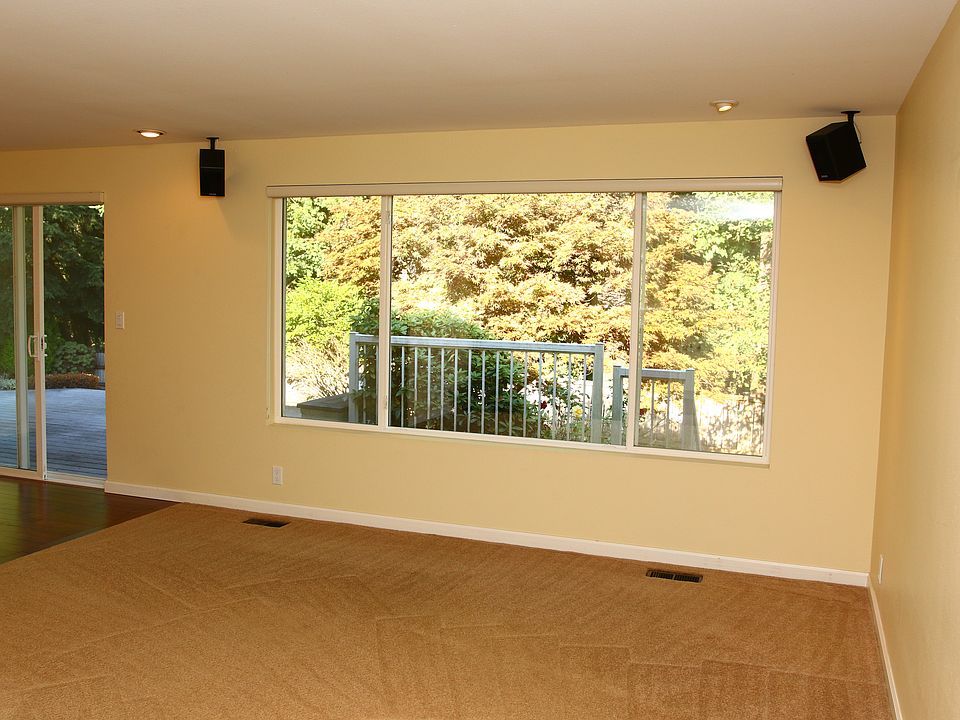 Living room on mid-level.