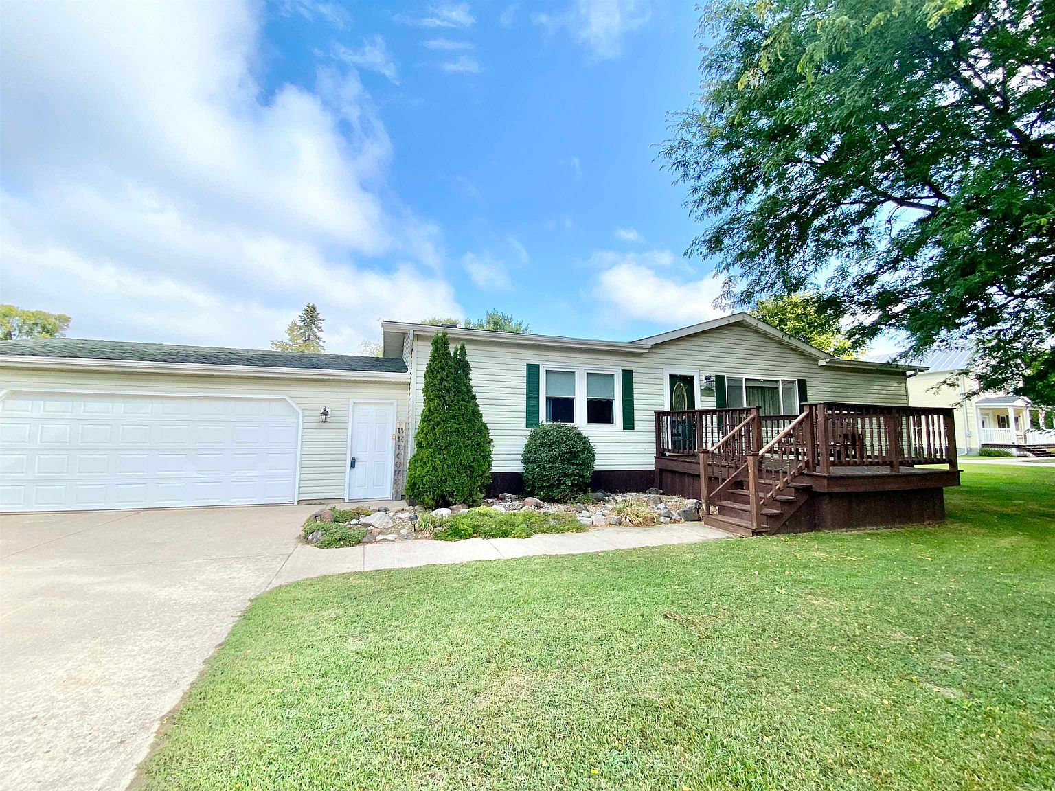 215 Bridge St, Oconto, WI 54153 Zillow