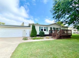 215 Bridge St, Oconto, WI 54153